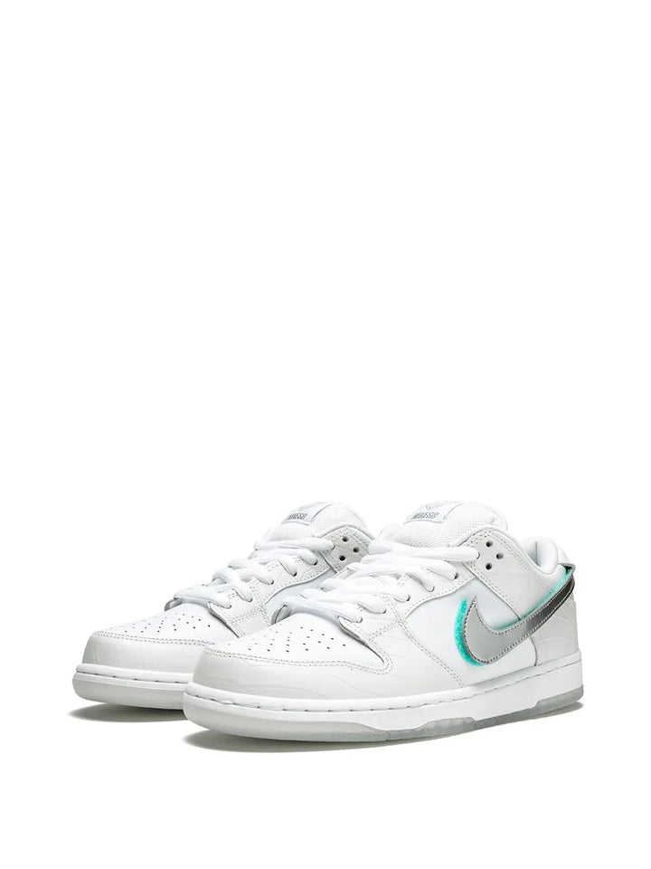 X Diamond Supply Co. Sb Dunk Low Pro Og Qs White Sneakers