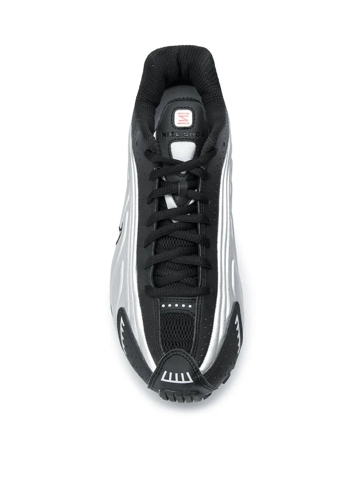 Shox R4 Black/Metallic Silver Sneakers