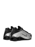 Shox R4 Sneakers
