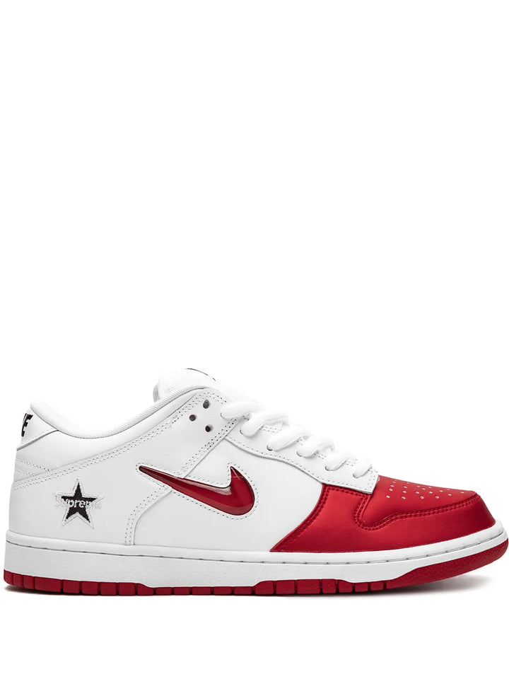 X Supreme Sb Dunk Low Jewel Swoosh Red/White Sneakers