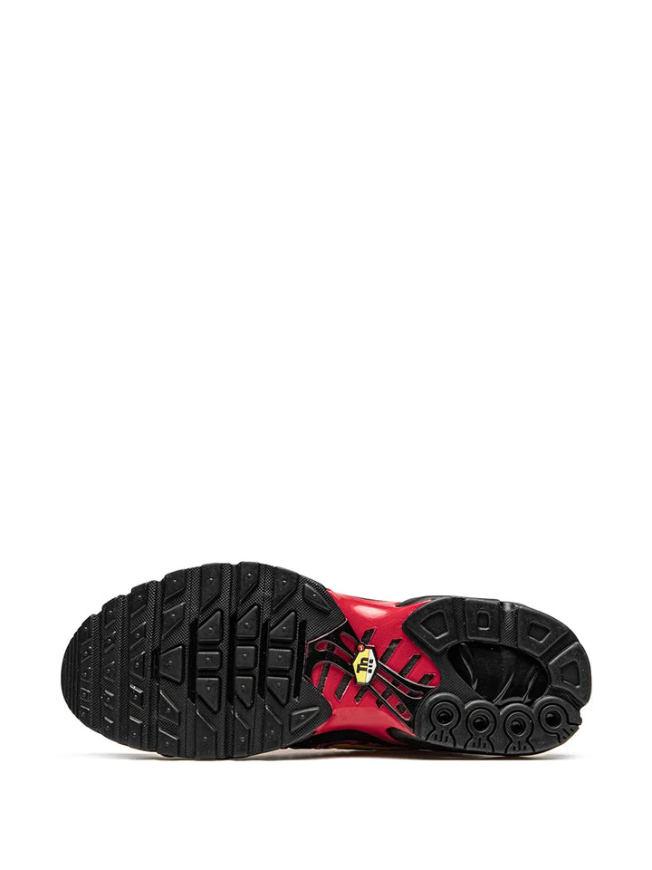 X Supreme Air Max Plus Tn Black/Red Sneakers