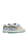 X Sean Cliver Sb Dunk Low Holiday Special Sneakers
