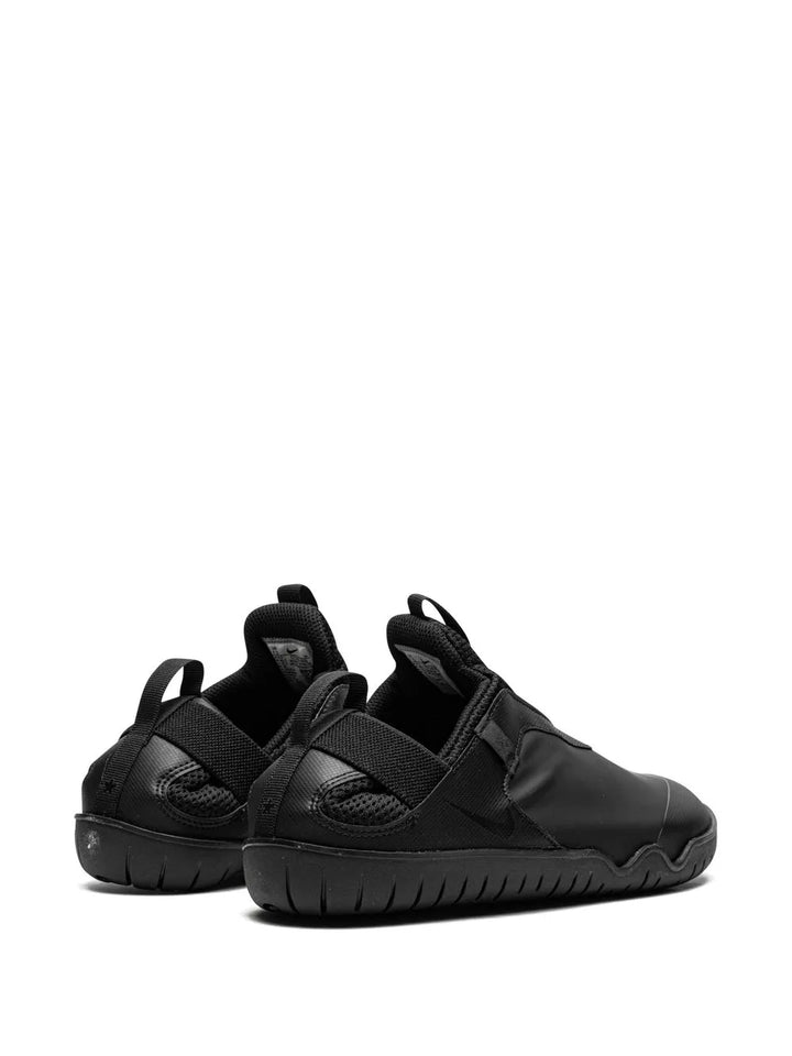 Zoom Pulse Triple Black Sneakers