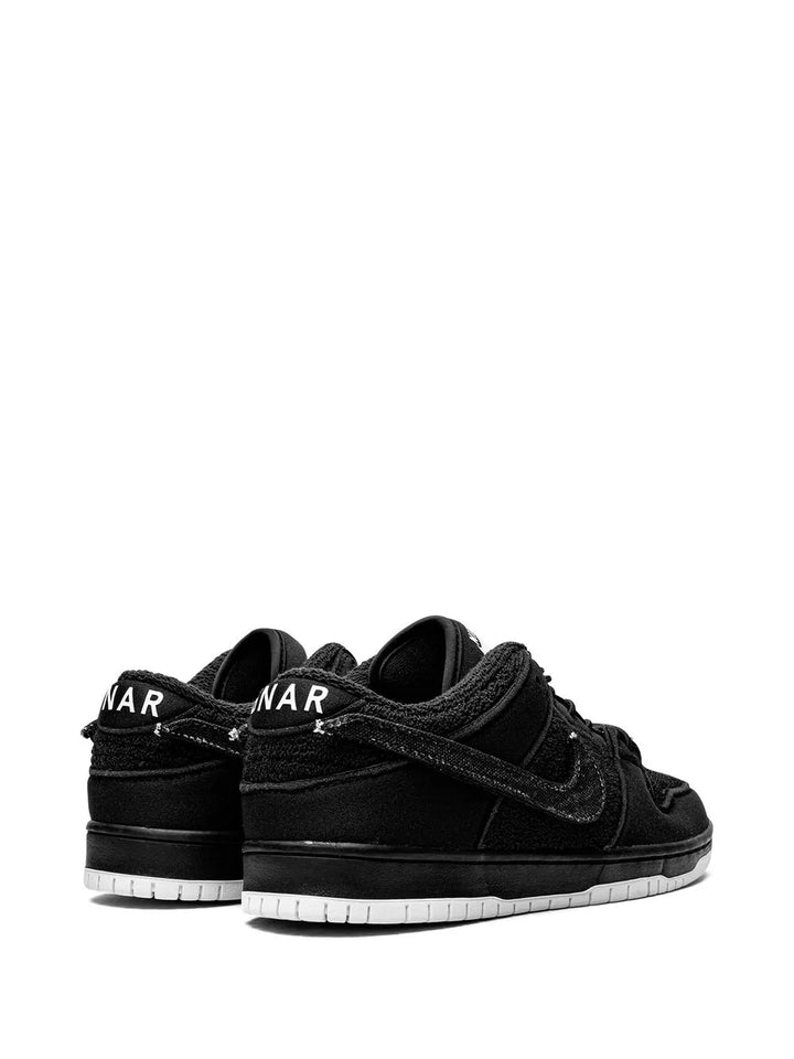 X Gnarhunters Sb Dunk Low Sneakers