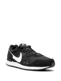 Venture Runner Low-Top Sneakers
