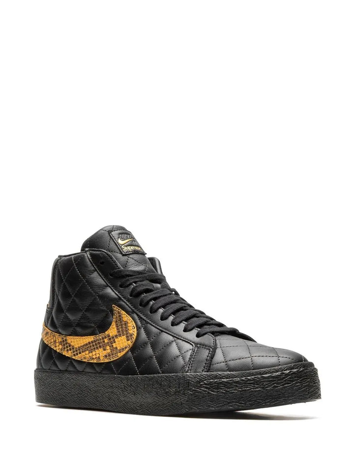 X Supreme Sb Blazer Black Sneakers