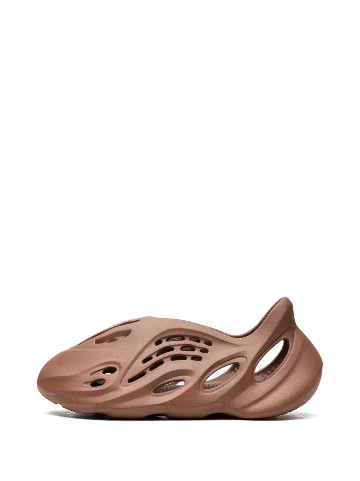 Yeezy Foam Runner Flax Sneakers