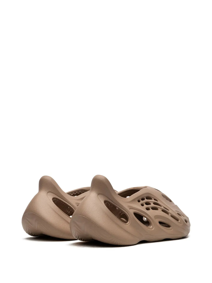Yeezy Foam Runner Clay Taupe Sneakers