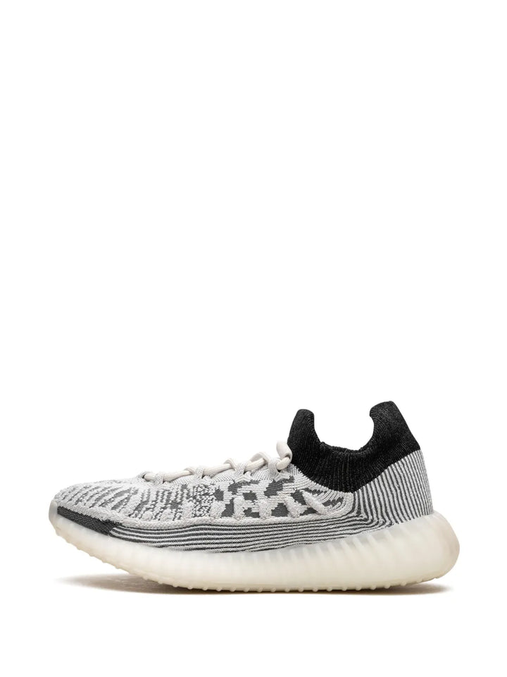 Yeezy Boost 350 V2 Panda Sneakers