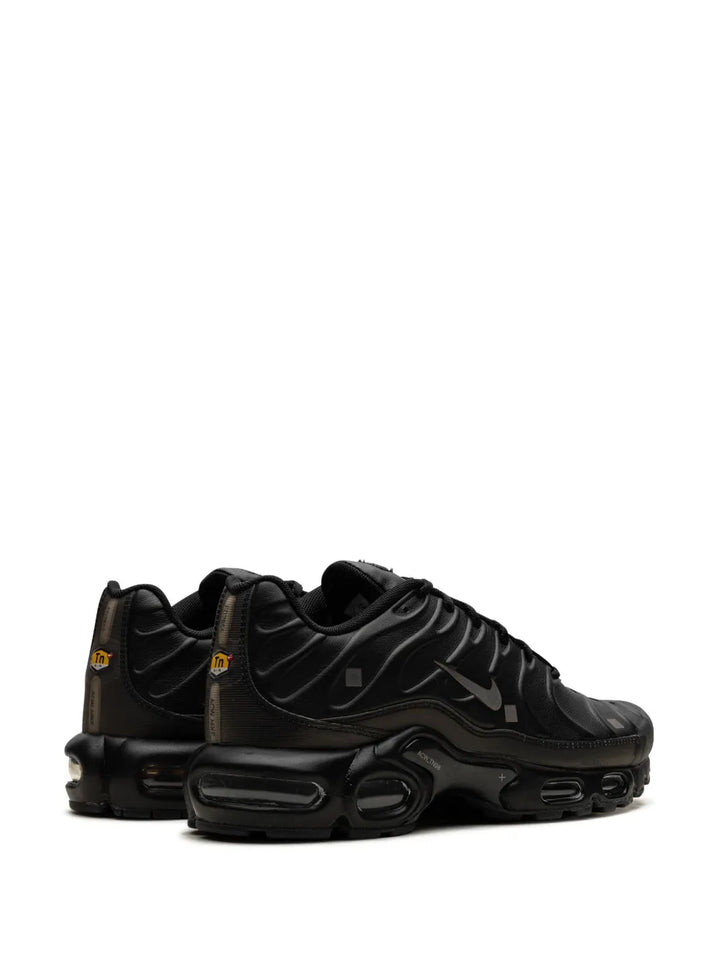 X A-Cold-Wall* Air Max Plus Sneakers
