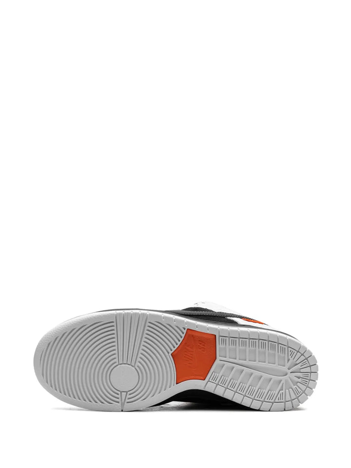 X Tightbooth Sb Dunk Low Sneakers