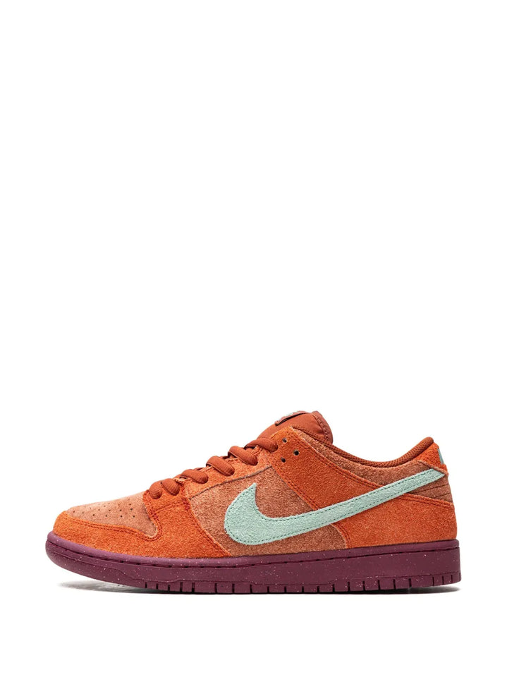 Sb Dunk Low Pro Prm Mystic Red Sneakers