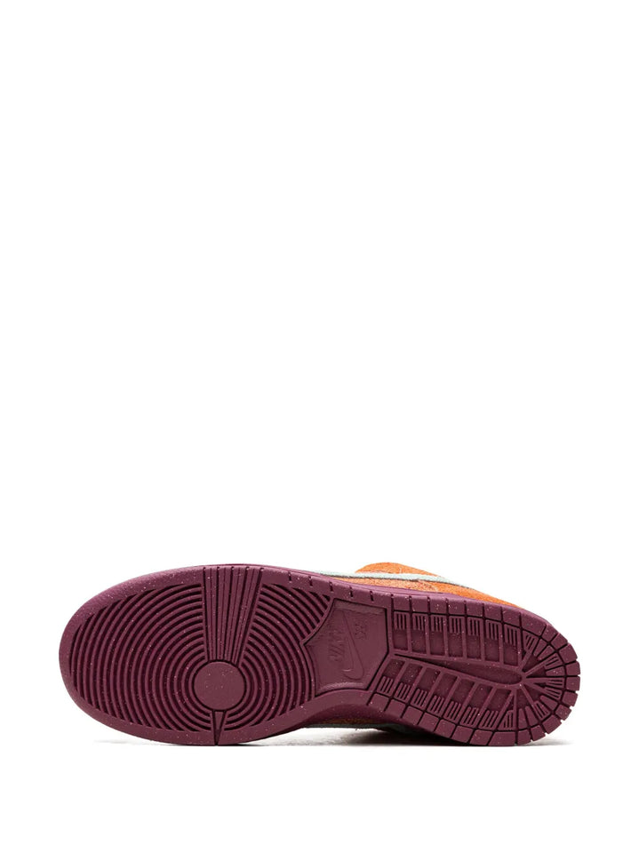 Sb Dunk Low Pro Prm Mystic Red Sneakers