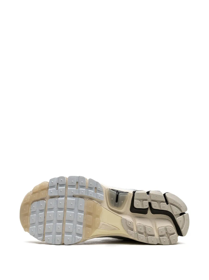 Zoom Vomero 5 Supersonic Sneakers
