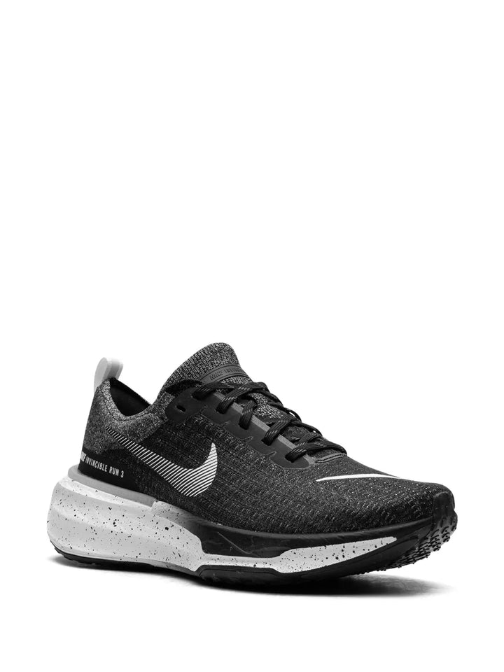 Zoomx Invincible Run Flyknit 3 Oreo Sneakers