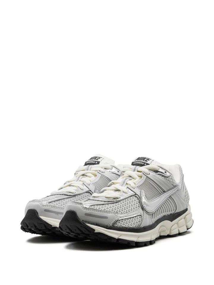 Zoom Vomero 5 Chrome Sneakers