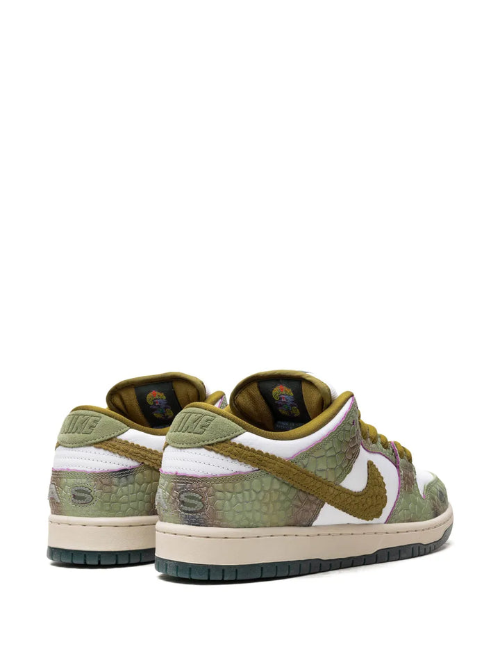 X Alexis Sablone Sb Dunk Low Pro Chameleon Sneakers