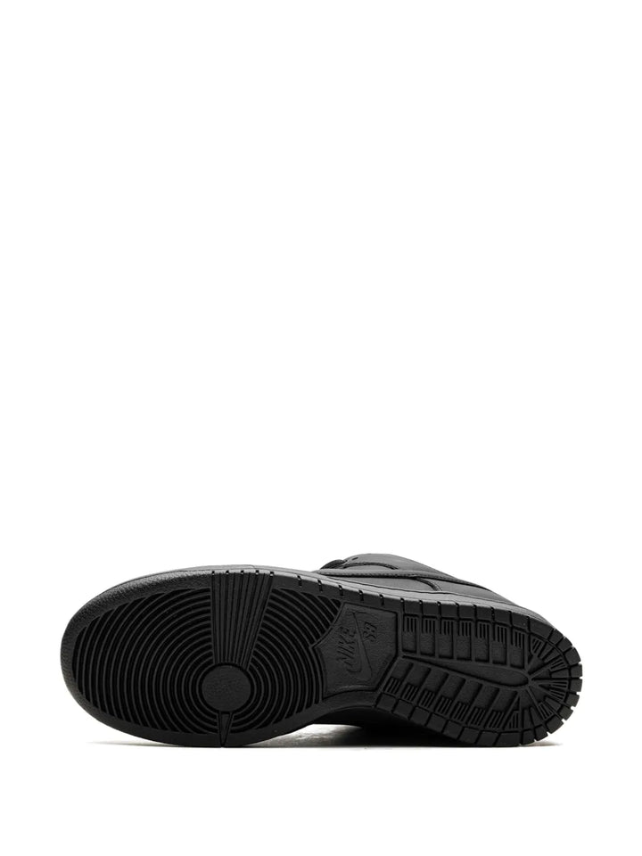 Sb Dunk Triple Black/Orange Sneakers