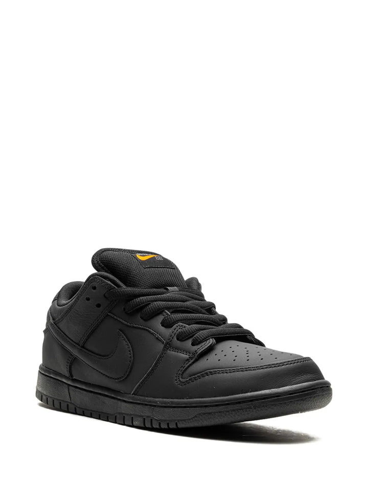 Sb Dunk Triple Black/Orange Sneakers
