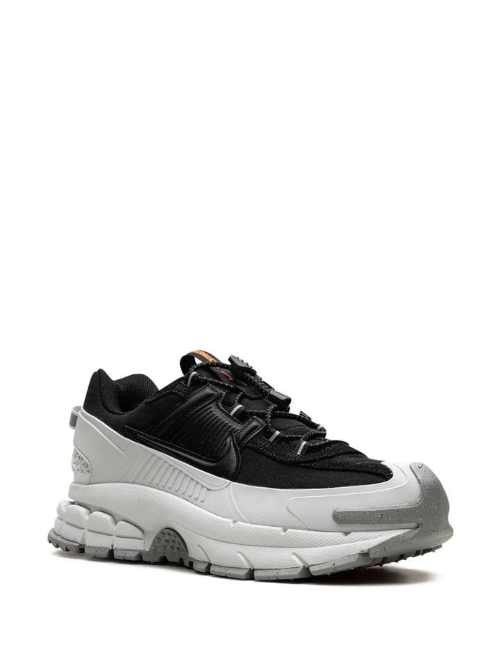Zoom Vomero 5 Roam Black/Light Silver Sneakers