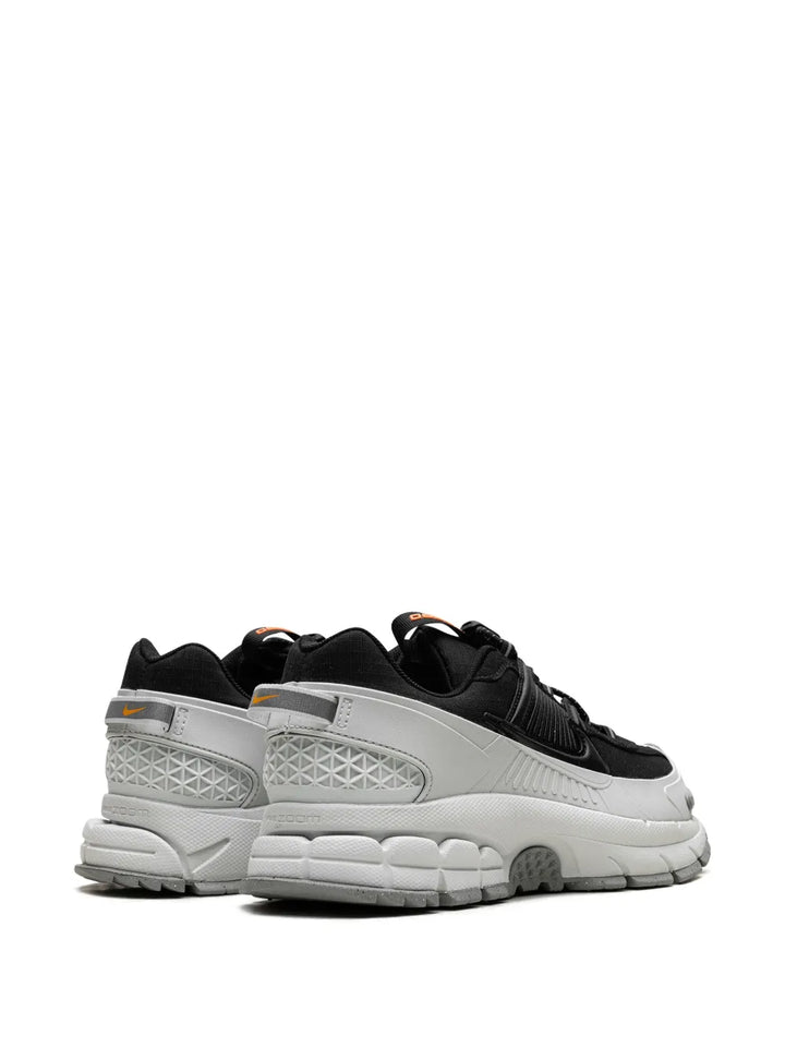 Zoom Vomero 5 Roam Black/Light Silver Sneakers