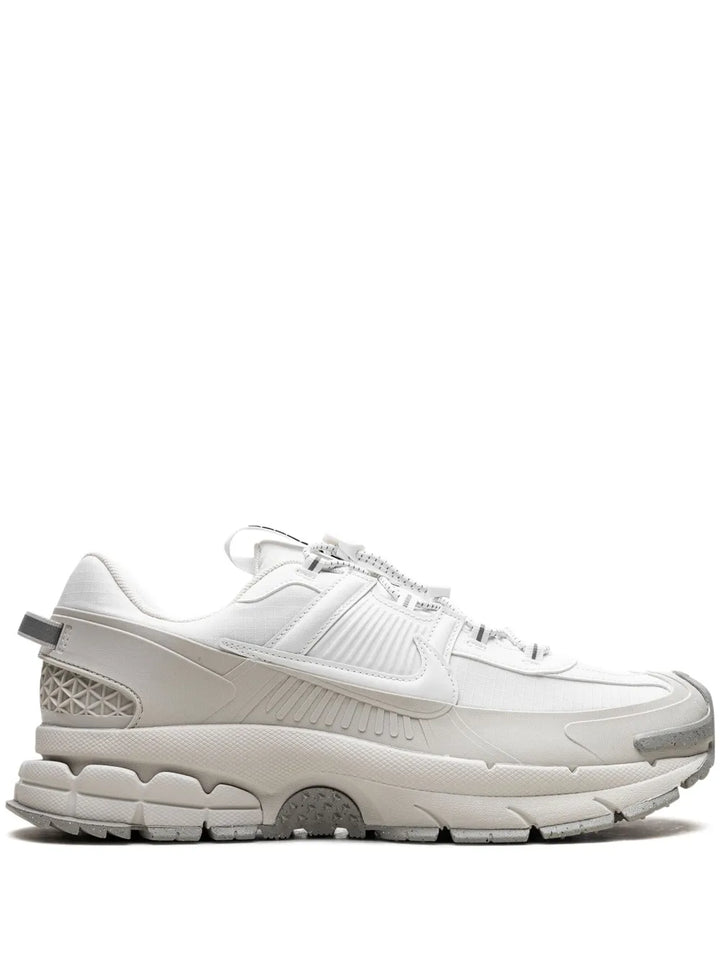 Zoom Vomero Roam Sneakers