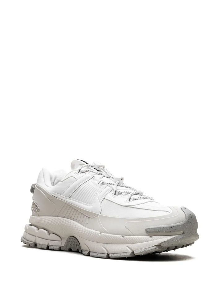 Zoom Vomero Roam Sneakers