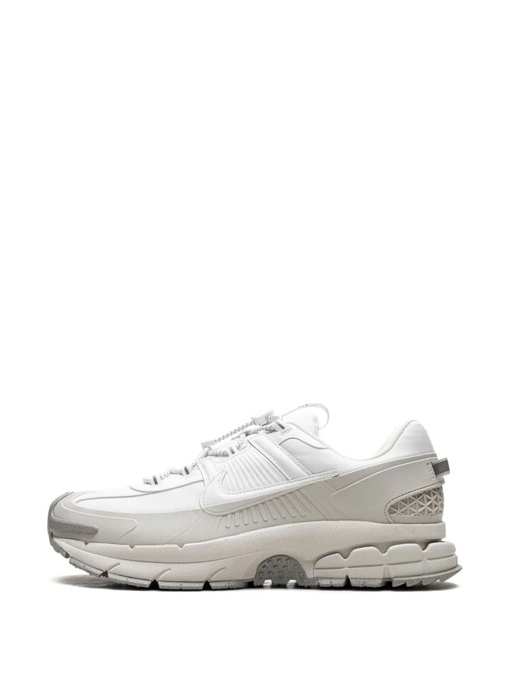 Zoom Vomero Roam Sneakers