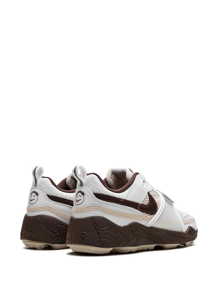 X Travis Scott Zoom Field Jaxx Sneakers