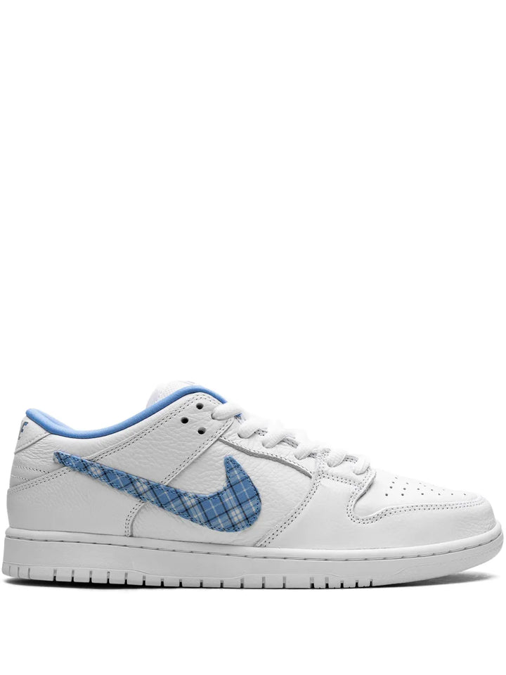 Sb Dunk Low X Nicole Hause Sneakers