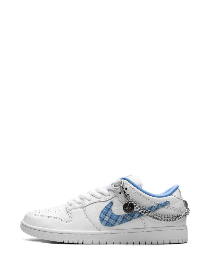 Sb Dunk Low X Nicole Hause Sneakers