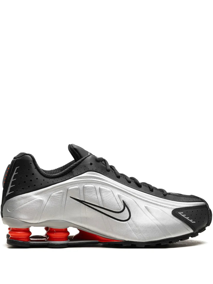 Shox R4 Sneakers
