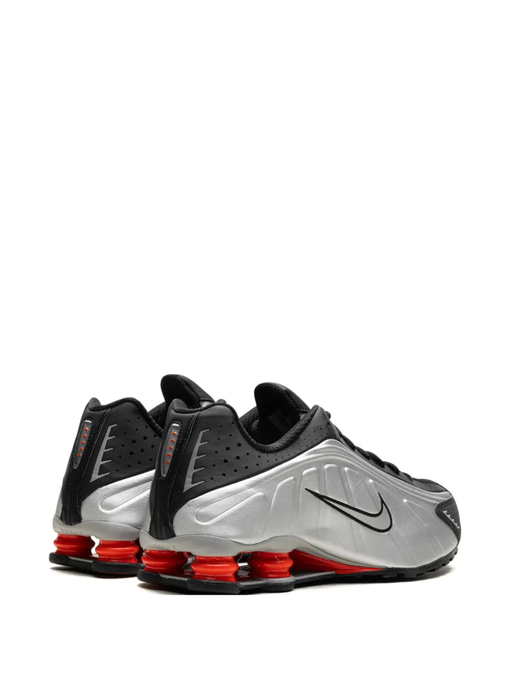 Shox R4 Sneakers