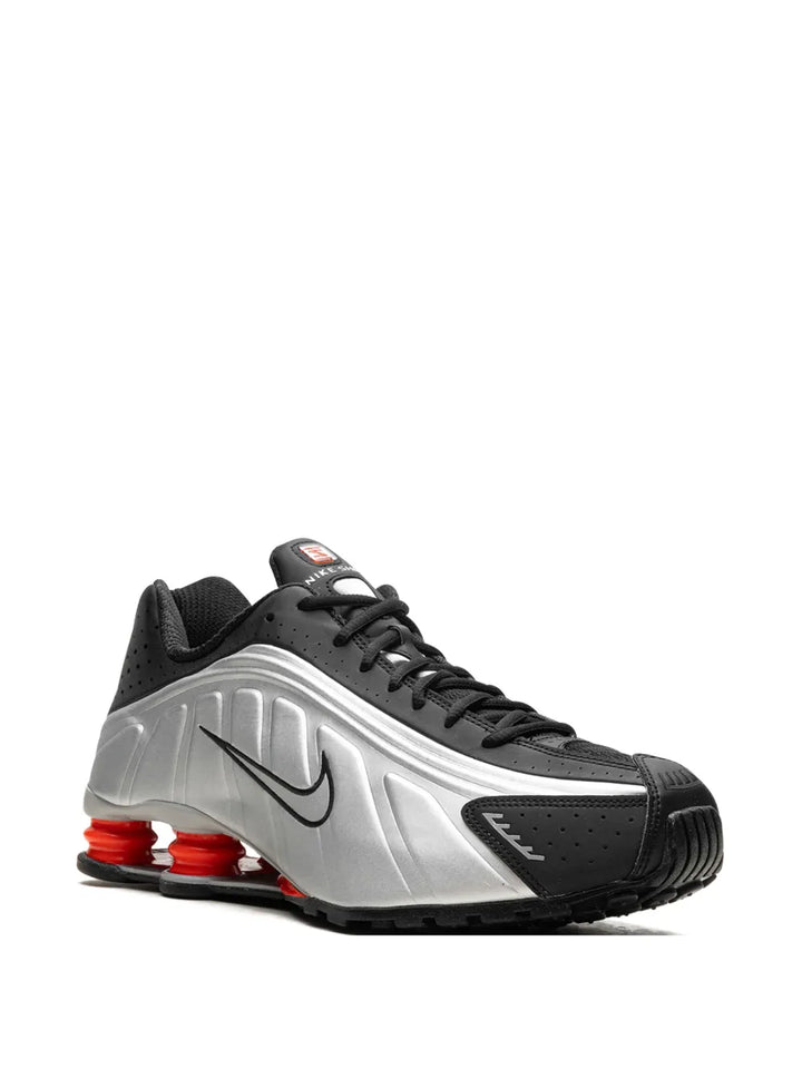 Shox R4 Sneakers