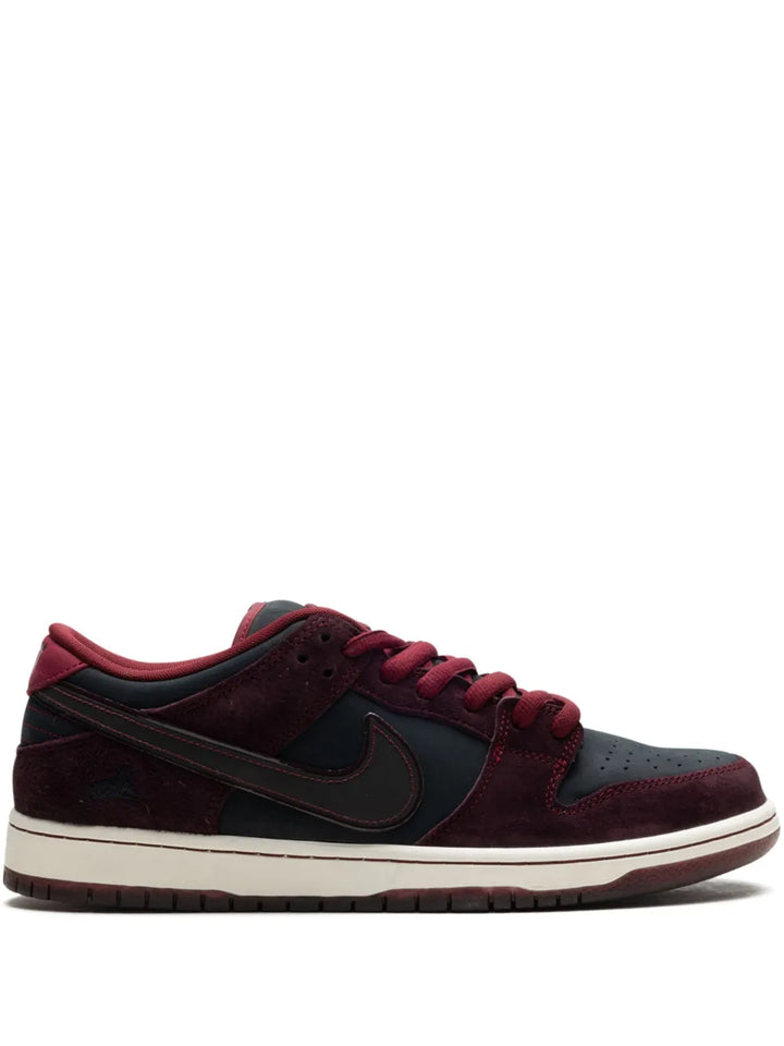 X Riot Skateshop Sb Dunk Low Mahogany/Dark Beetroot/Team Red/Sail/Night Maroon Sneakers