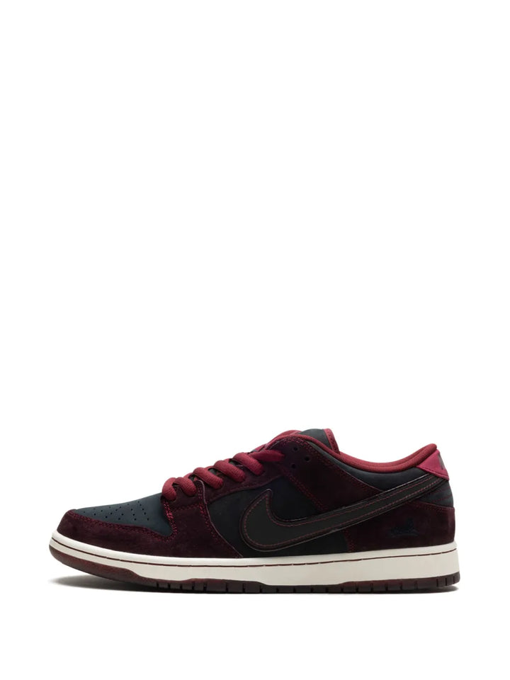 X Riot Skateshop Sb Dunk Low Mahogany/Dark Beetroot/Team Red/Sail/Night Maroon Sneakers
