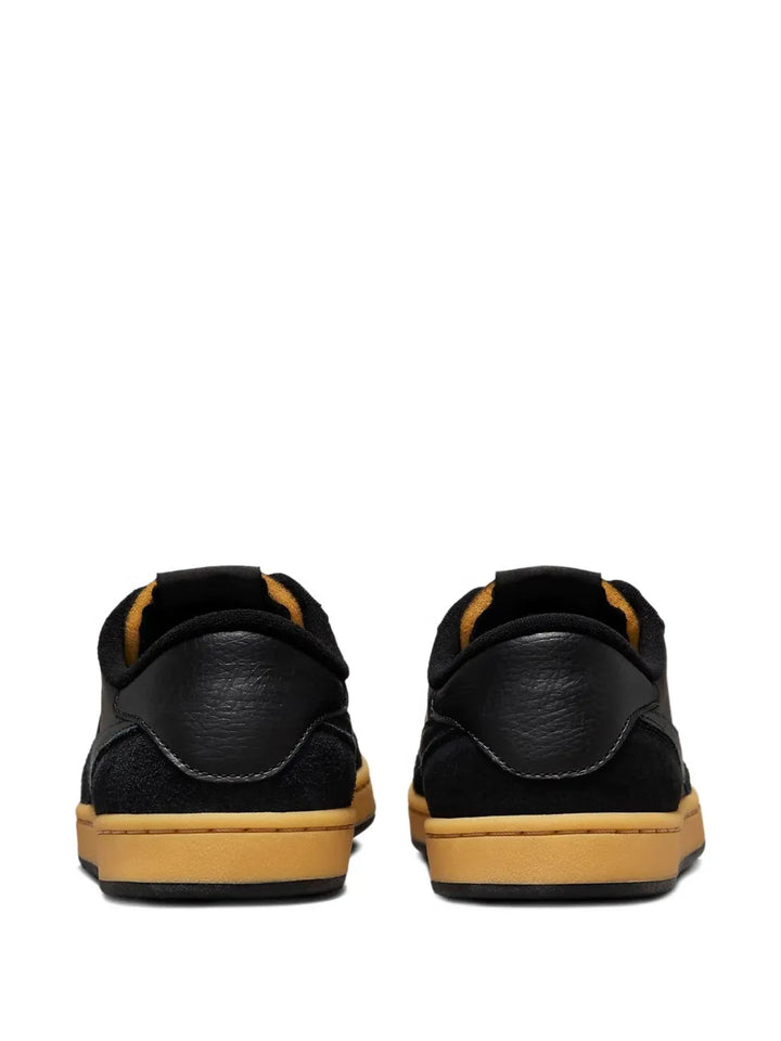 Sb Fc Classic Sneakers