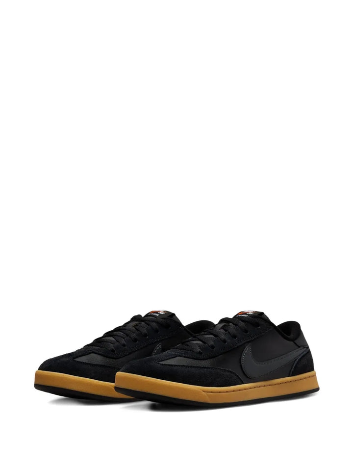 Sb Fc Classic Sneakers