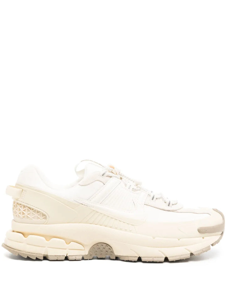 Vomero Roam Sneakers