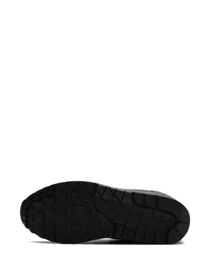 X Supreme Air Max 1 87 Sp Black/White Sneakers