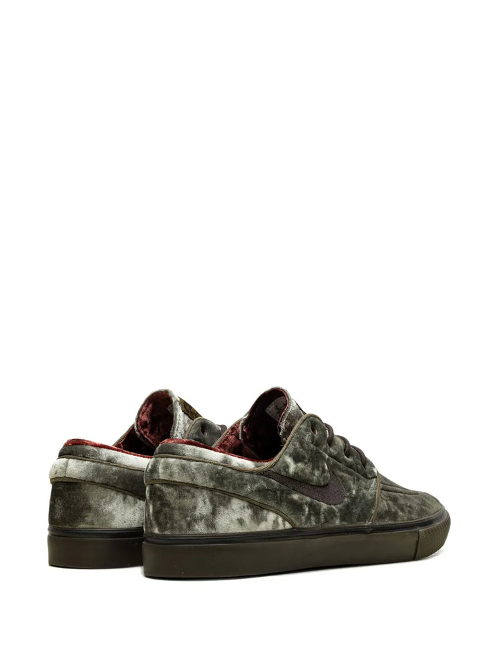 Sb Zoom Janoski Og+ Se Medium Olive/Baroque Brown/Dark Team Red/Velvet Brown Sneakers