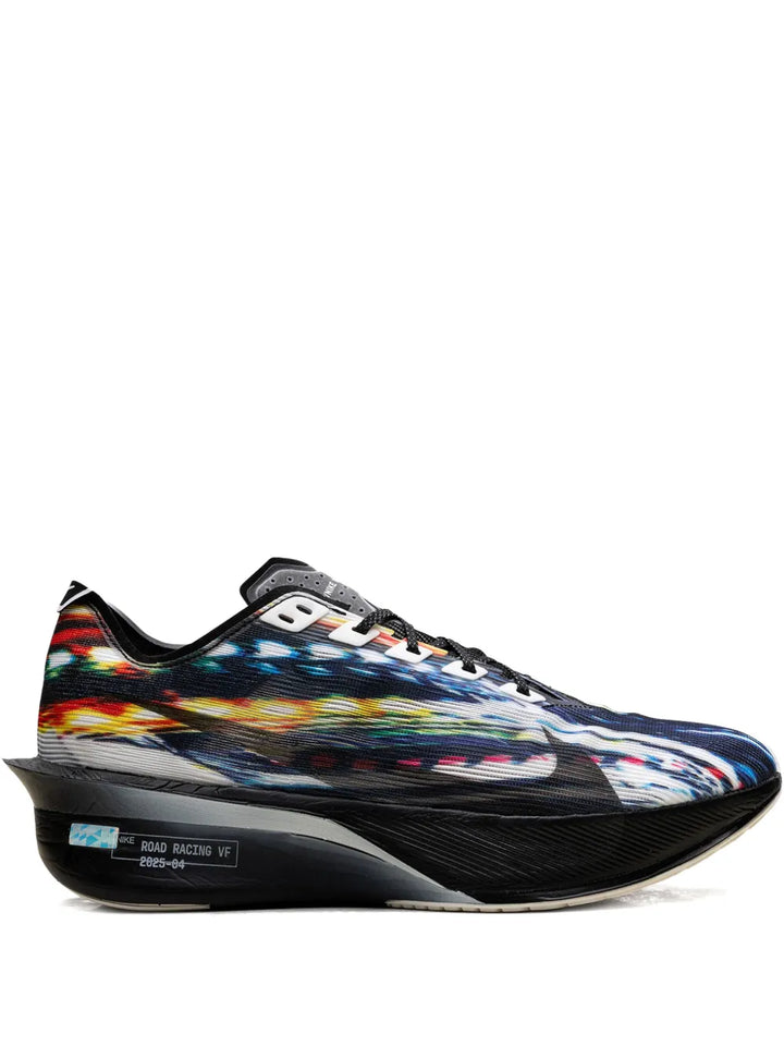 Vaporfly 4 Light Trails - Black/White Sneakers
