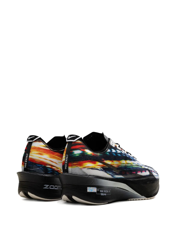 Vaporfly 4 Light Trails - Black/White Sneakers