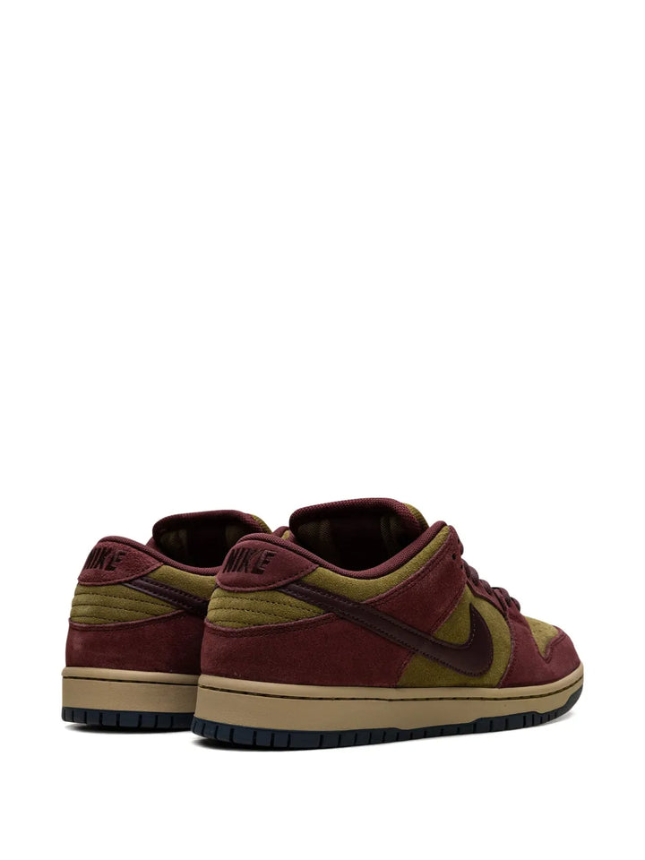 Sb Dunk Low Burgundy Crush/Olive Flak Sneakers