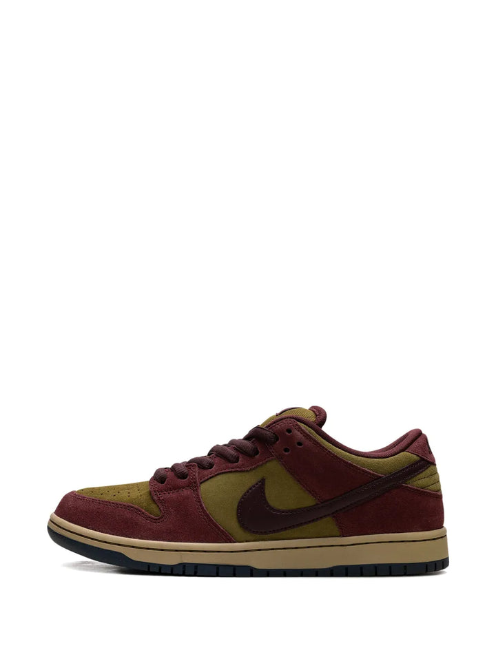 Sb Dunk Low Burgundy Crush/Olive Flak Sneakers
