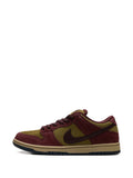 Sb Dunk Low Burgundy Crush/Olive Flak Sneakers