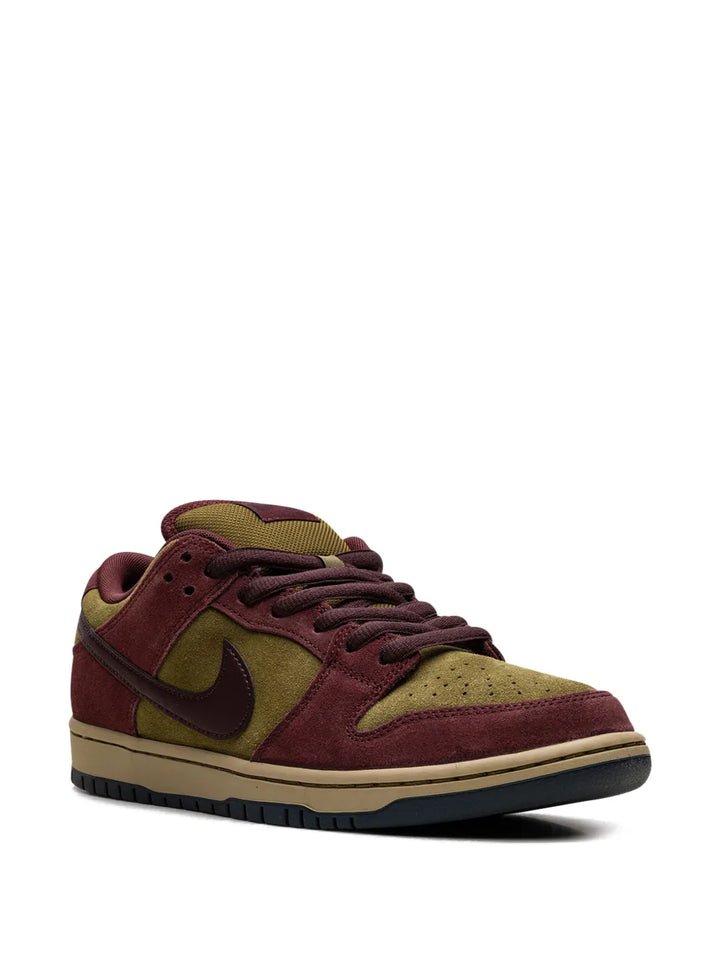 Sb Dunk Low Burgundy Crush/Olive Flak Sneakers