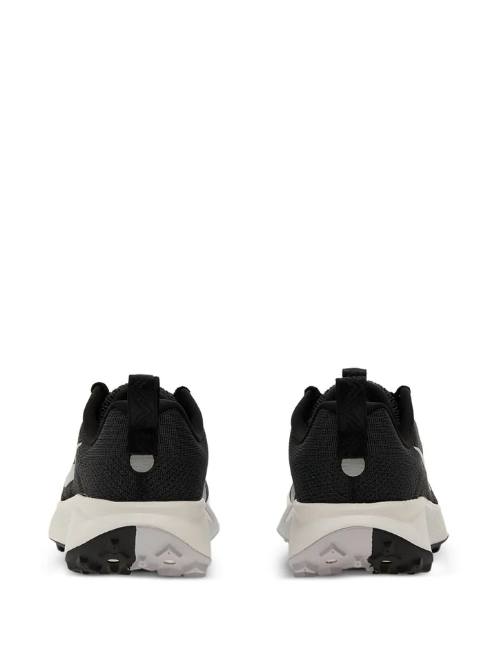 Wildhorse 10 Sneakers