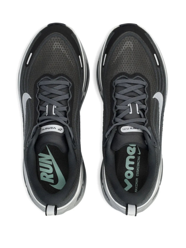 Vomero Plus Swoosh Trainers