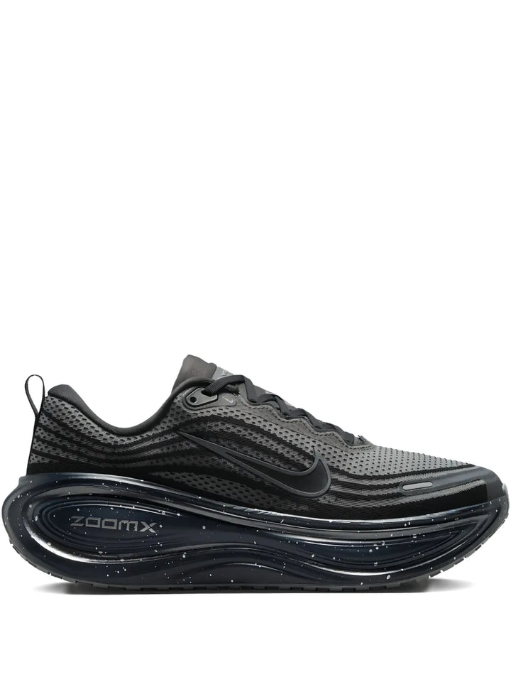 Vomero Plus Sneakers